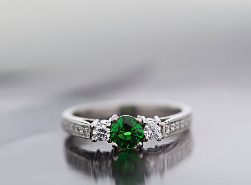 Tsavorit Ring-Tsavorite Verlobungring-Tsavorit Und Diamant Verlobungsring-Tsavorit Granat Ring-Made Auf Bestellung von DiorahJewellery