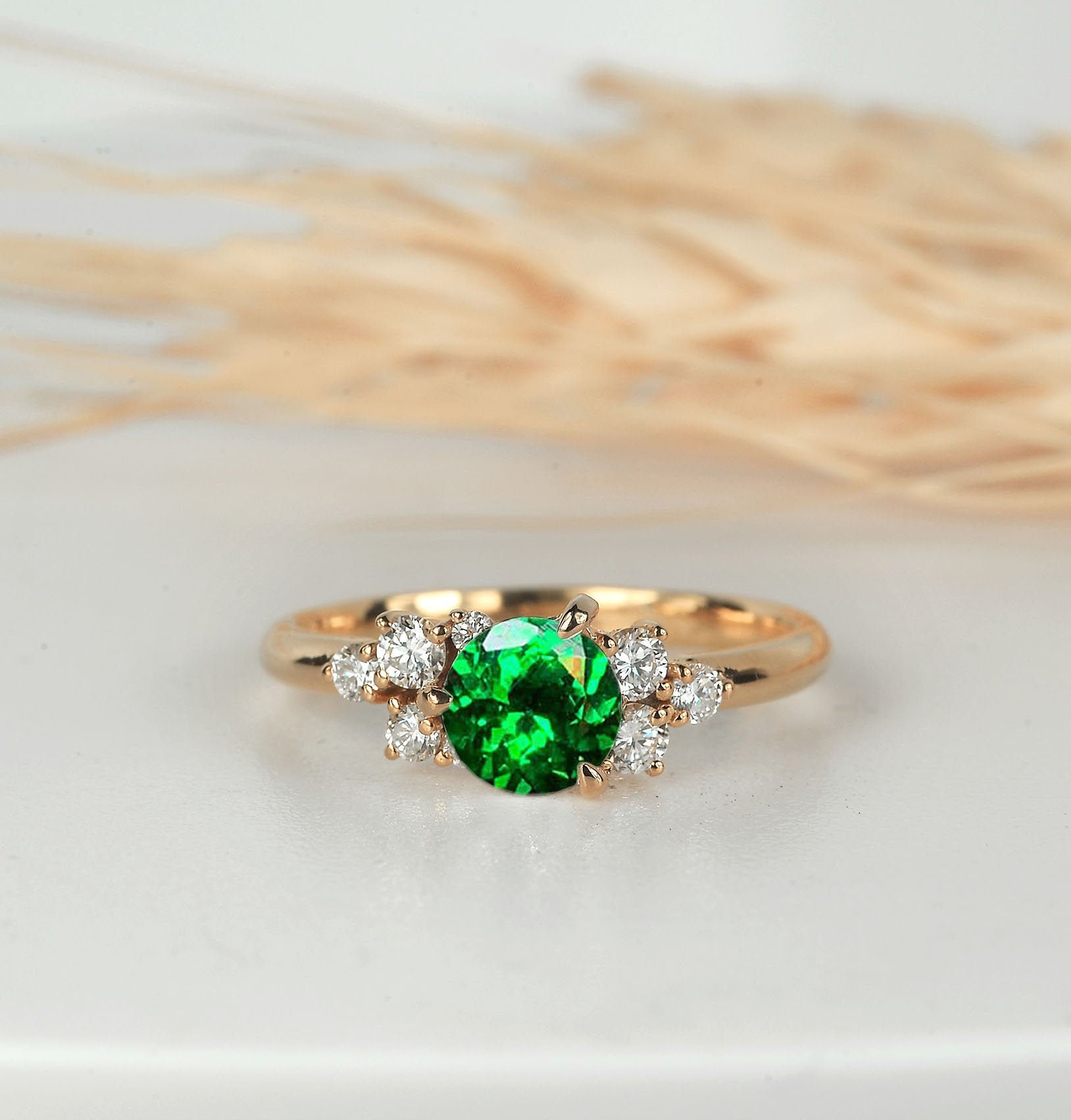 Tsavorite Verlobungsring | Natürliche Tsavorit-Cluster-Ring Solide Rose Gold Vintage Ring Jubiläumsring Einzigartige Braut Für Sie von DiorahJewellery