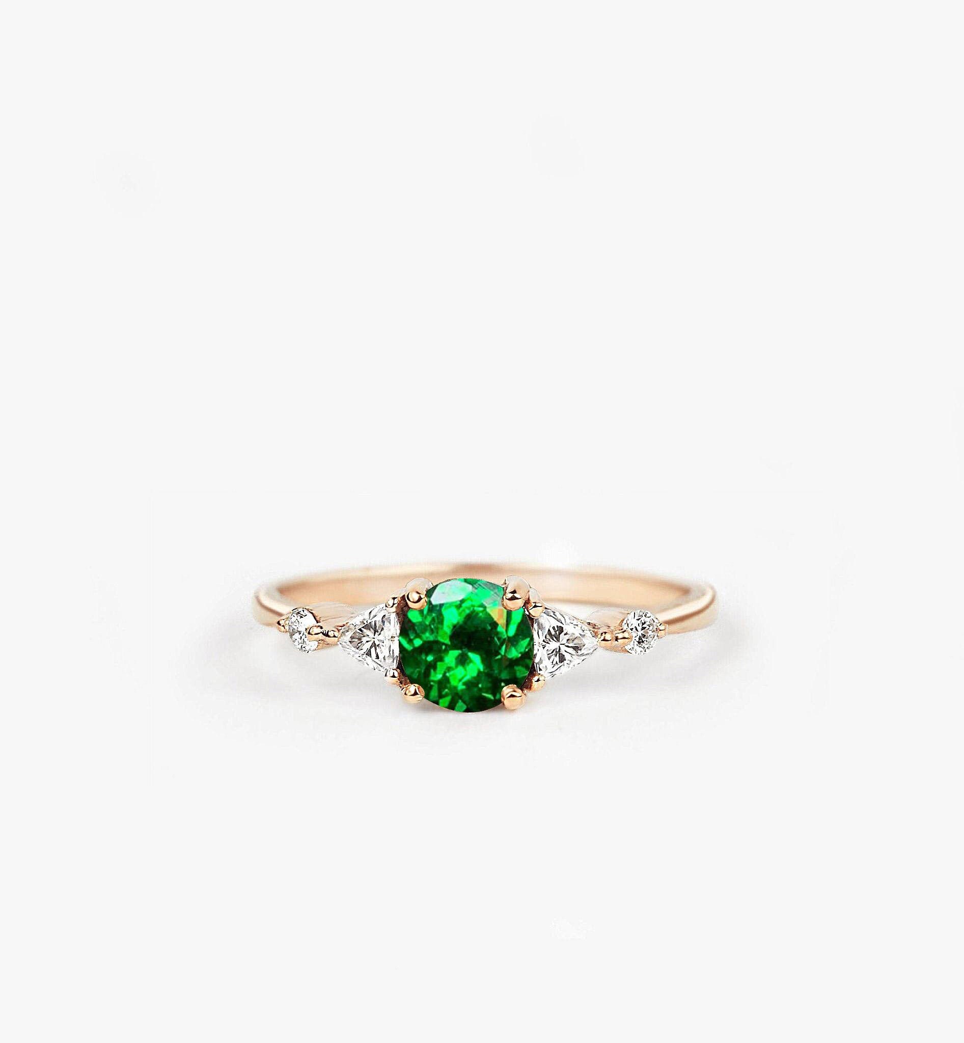 Tsavorite Verlobungsring | Tsavorit Und Billionen Diamantring Stapelbare Zierliche Ring in 9K/14K/18K Rose, Gelb Oder Weißgold Für Sie von DiorahJewellery