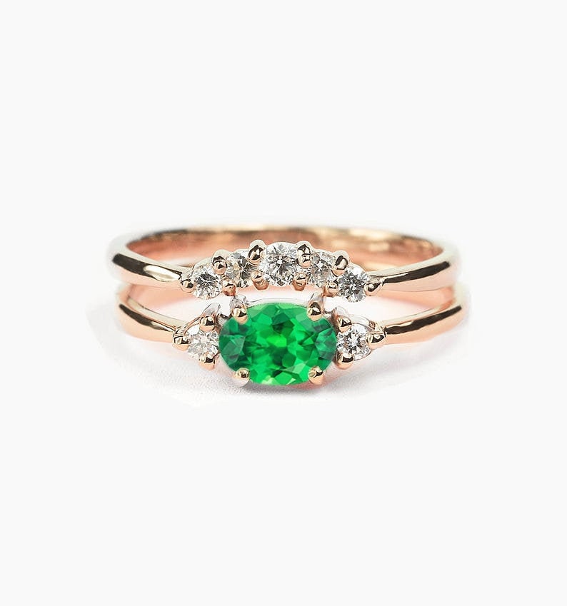 Tsavorite Verlobungsring Und Alternative Diamant Hochzeit Band | Ovale Tsavorit Rose Gold Ring Gebogene Set Für Sie von DiorahJewellery