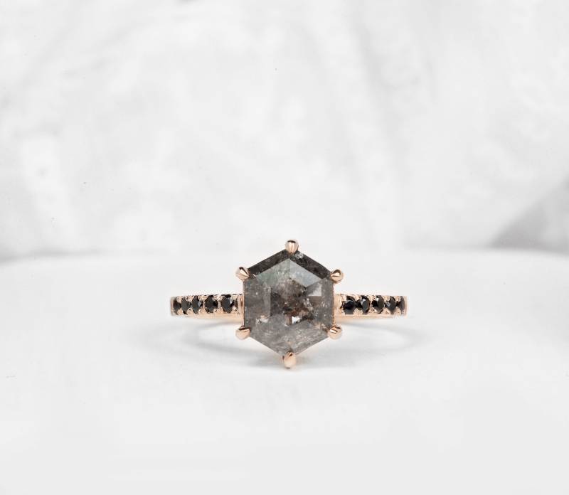 Salz Und Pfeffer Diamant-Verlobungsring, Hexagon Rose Gold Ring von DiorahJewellery