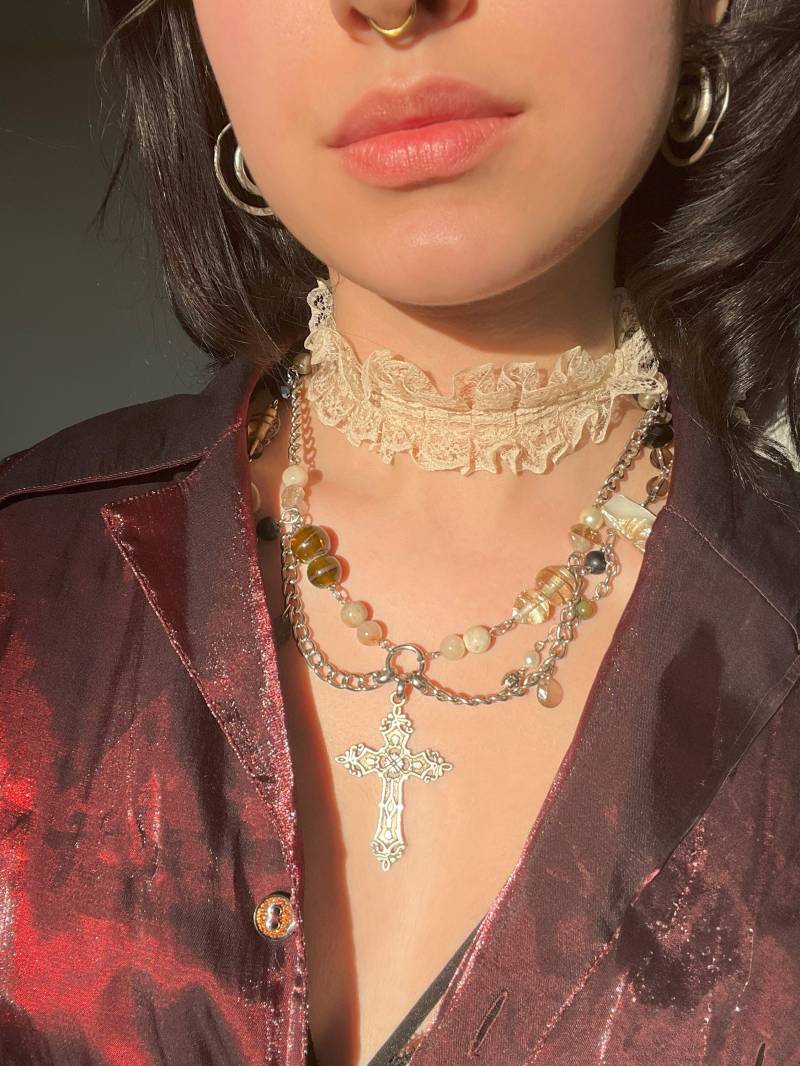 Handmade Kreuz Anhänger Halskette | Achat, Perlen, Labradorit von Diorajewels