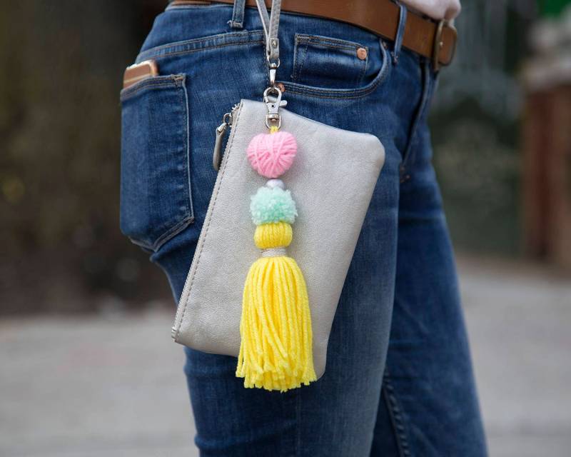Rosa Herz Förmige Pompom Schlüsselanhänger, Geldbörse Boho Taschenzubehör, Reißverschluss Charme von DipDipLoom