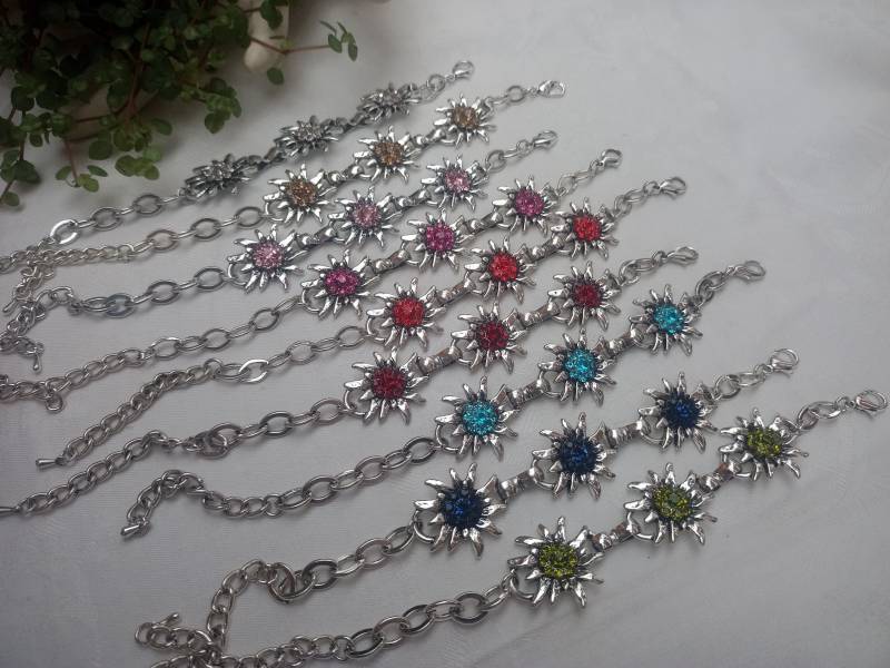 Buntes Trachtenschmuck Edelweiß-Armband Mit Straßsteinen Armkettchen von DirndlschmuckBayern