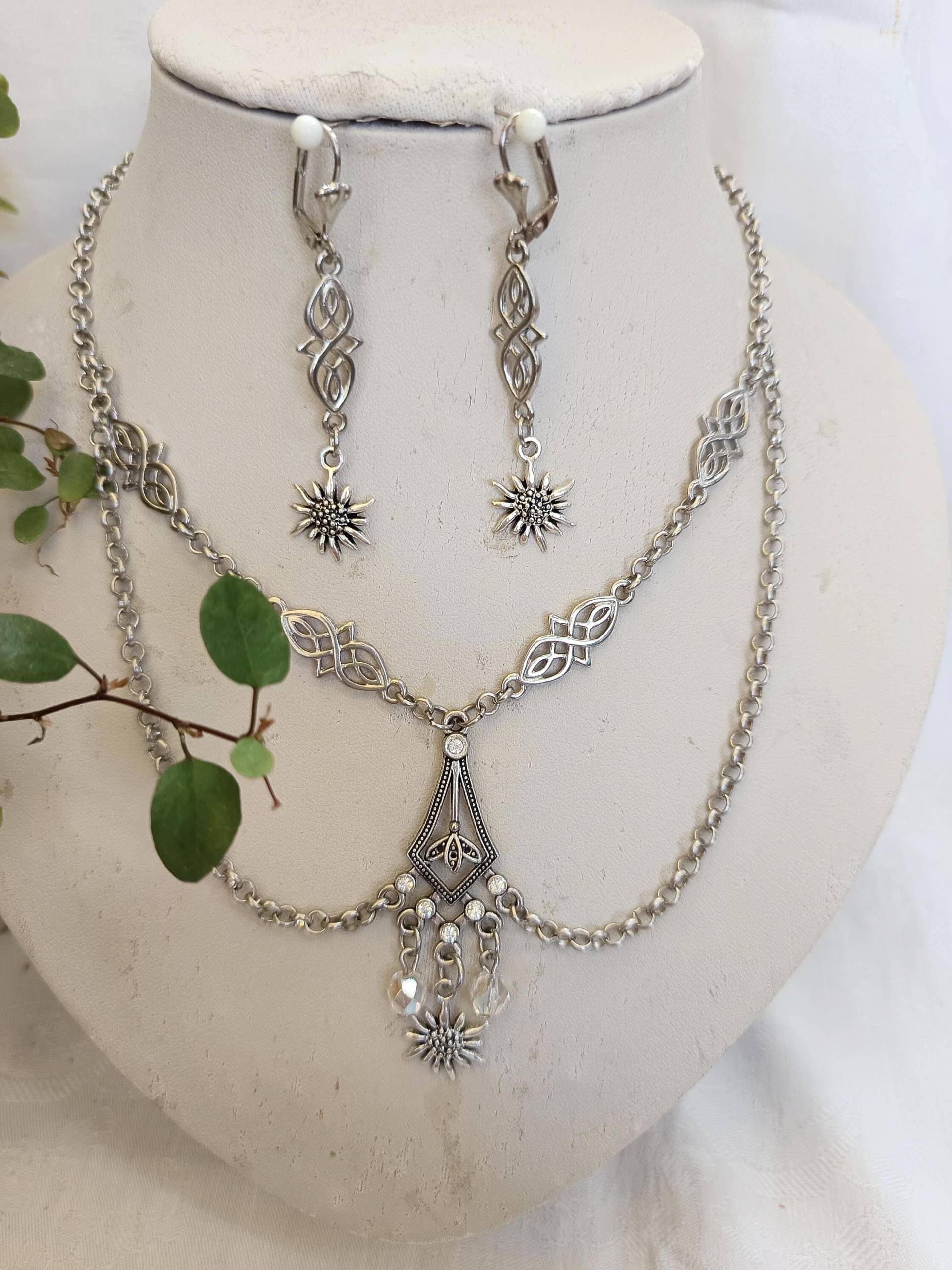 Filigranes Trachtenschmuck-Set 2-Rhg. Mit Spitzem Straß-Element + Edelweiß-Anhänger Antiksilber von DirndlschmuckBayern