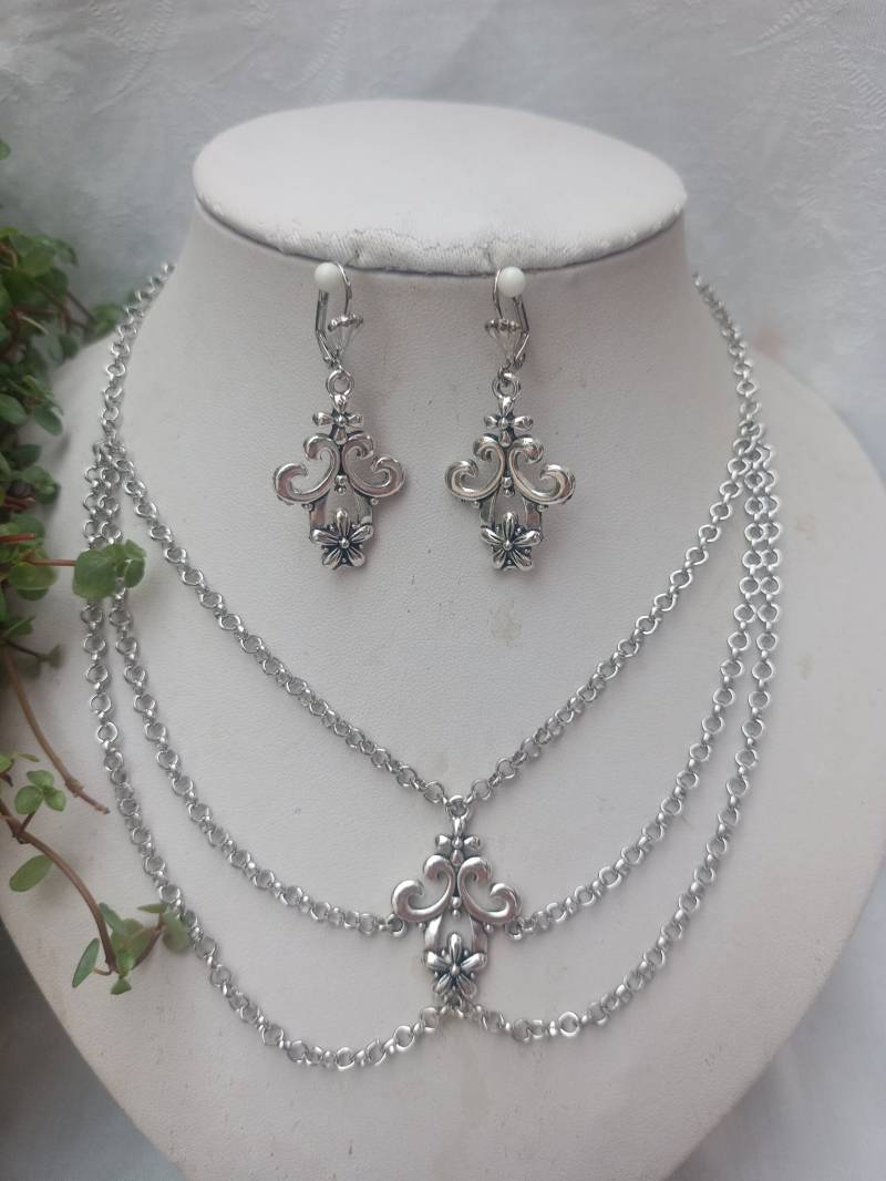 Gern Gemochtes Trachtenschmuck-Set 2-Tlg. Aus 3-Reihiger Halskette Und Ohrringen in Antiksilber von DirndlschmuckBayern