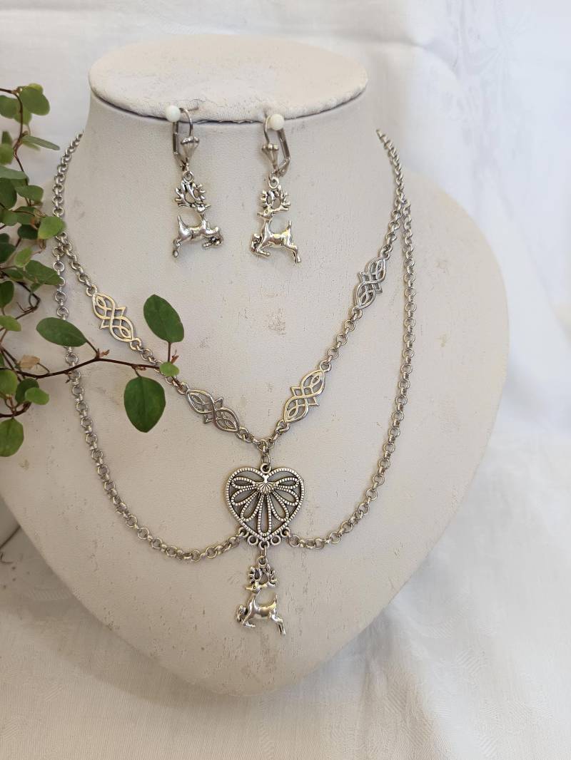 Herzige Trachten-Halskette Aus Filigranen Elementen + Herz-Verteiler Mit Hirsch-Charm Antiksilber von DirndlschmuckBayern
