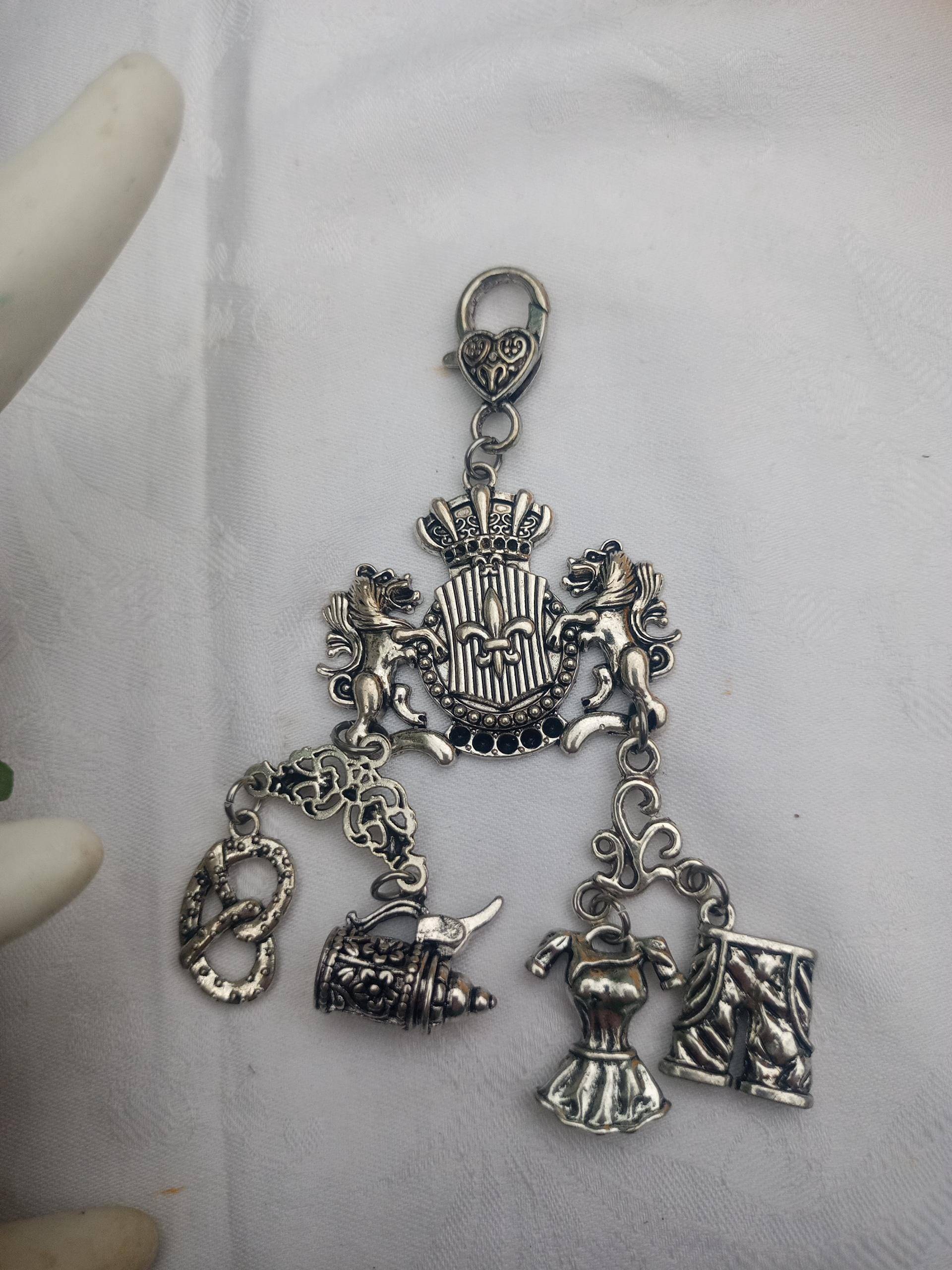 Retro-Rockstecker Charivari Trachtenschmuck Altsilber Wappen + Charms Wie Hirsch, Edelweiß, Dirndl Lederhose von DirndlschmuckBayern