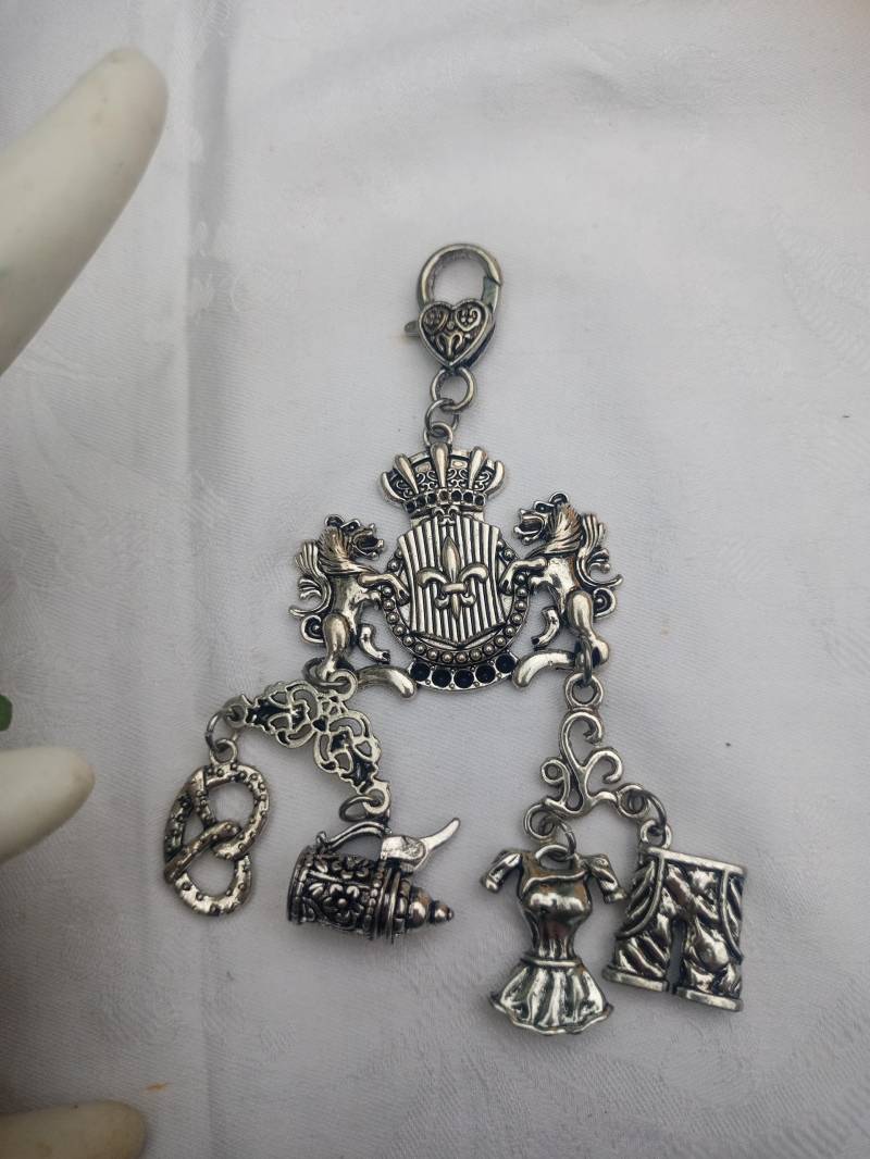 Retro-Rockstecker Charivari Trachtenschmuck Altsilber Wappen + Charms Wie Hirsch, Edelweiß, Dirndl Lederhose von DirndlschmuckBayern
