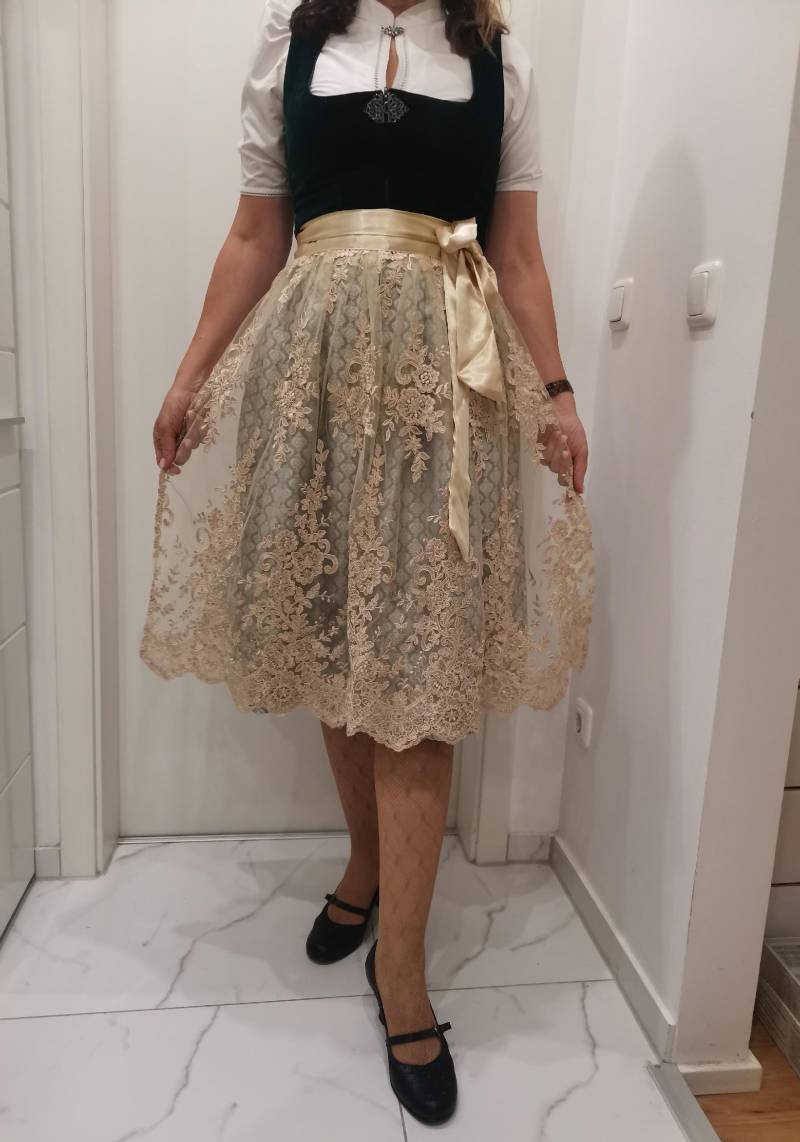 Dirndschuerze , Auch Für Hochzeitdirndl Passend Dirndschuerze , Auch Für Hochzeitdirndl Passend von Dirndlschuerze