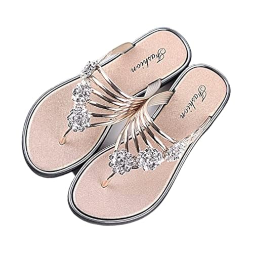 DirraBra Damen Strass Rose Open Toe Flip Flops Sommer Mode Hausschuhe Neue Sandalen Bequeme rutschfeste Flache Hausschuhe, Gold, 37.5 EU DirraBra Damen Strass Rose Open Toe Flip Flops Sommer Mode Hausschuhe Neue Sandalen Bequeme rutschfeste Flache Hausschuhe, Gold, 37.5 EU von DirraBra