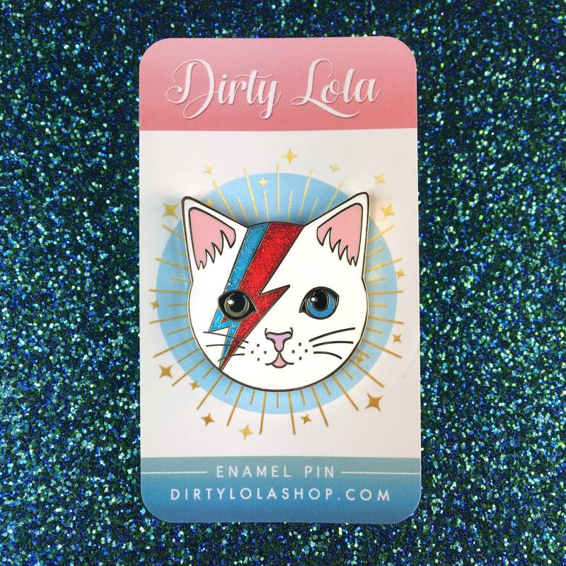 Kitty Stardust - Harter Emaille Pin Pop Kultur Helden Katzenliebhaber Künstler Dirty Lola Kitty Stardust - Harter Emaille Pin Pop Kultur Helden Katzenliebhaber Künstler Dirty Lola von DirtyLola