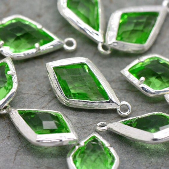 Diamant-Juwel Charms Chrysolite Facettierten Glas Sterling Silber Vergoldet Einstellung Tropfen Edelstein Juwelen 20mm Dreieck Lünette Stein | Ax057 von DiscountsForLovely