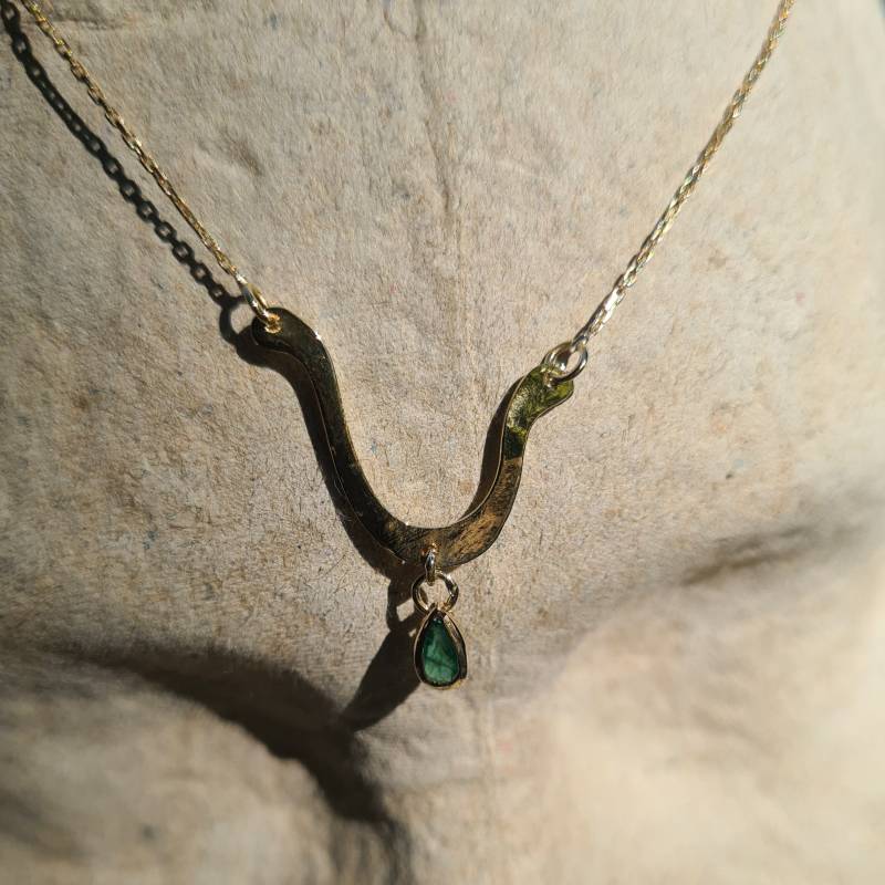 Halskette Aus 18 Karat Gelbgold Und Ein Smaragd von Dismoiceline