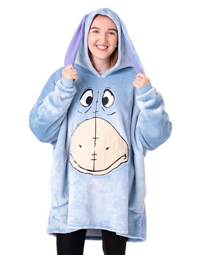 Disney Eeyore Damen tragbarer Decken-Hoodie | Blauer Kapuzenpullover für Erwachsene mit Esel-Charaktergesicht | Damen-Loungewear mit Sherpa-Futter, Einheitsgröße, 3D-Ohren von Disney