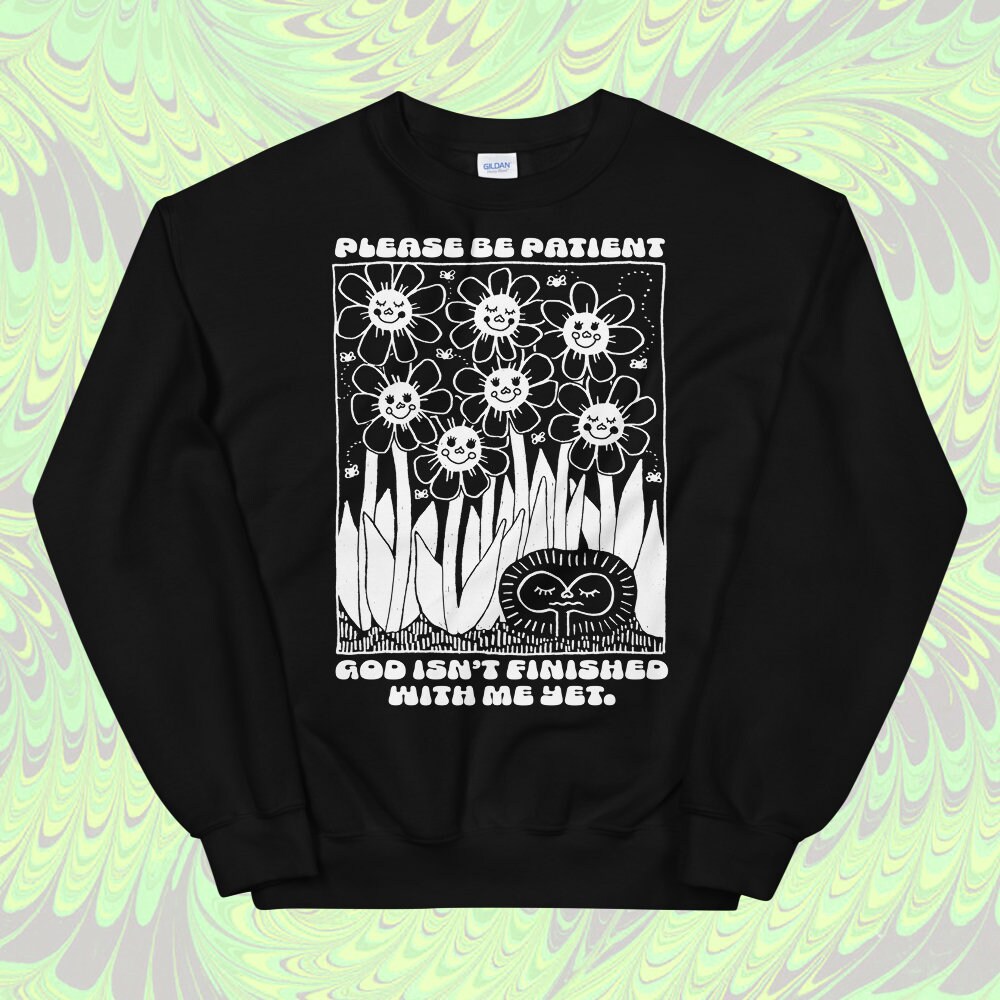 Please Be Patient Pullover - Grafisch/Cottagecore 70Er Jahre Style Weicher Grunge Floraler Unisex Oversized Crewneck Sweatshirt Please Be Patient Pullover - Grafisch/Cottagecore 70Er Jahre Style Weicher Grunge Floraler Unisex Oversized Crewneck Sweatshirt von DistantPlanetDesign