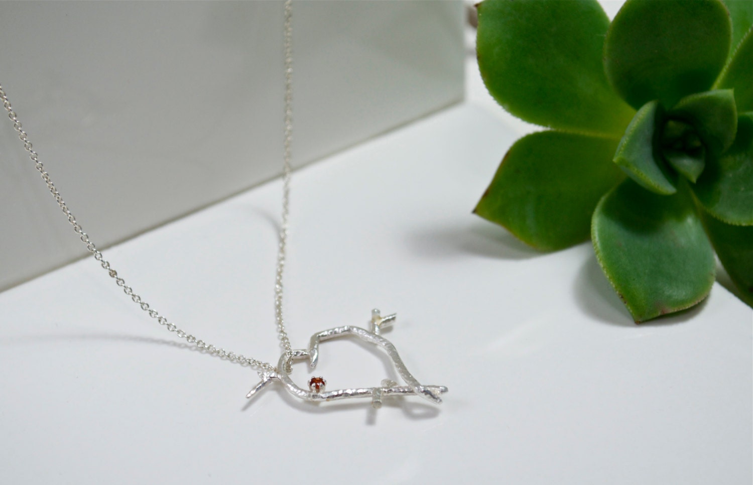Handgemachte Valentine Twig Liebe Halskette, Eco Freundliche Sterling Silber Zweig Halskette Handgemachte Valentine Twig Liebe Halskette, Eco Freundliche Sterling Silber Zweig Halskette von DistantTheDawn