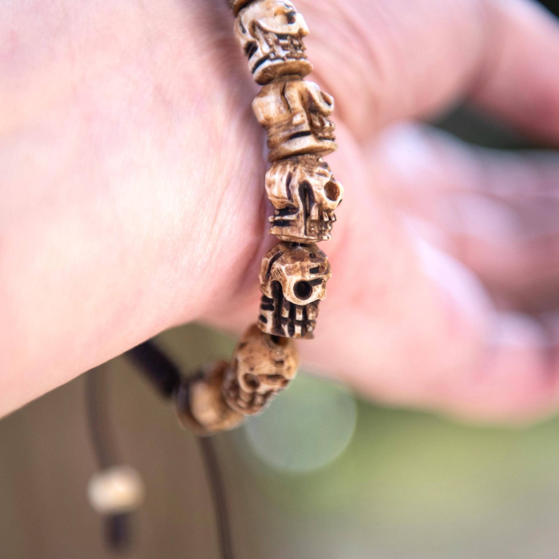 Totenkopf Armband Aus Büffelknochen von DistelfinkDesigns