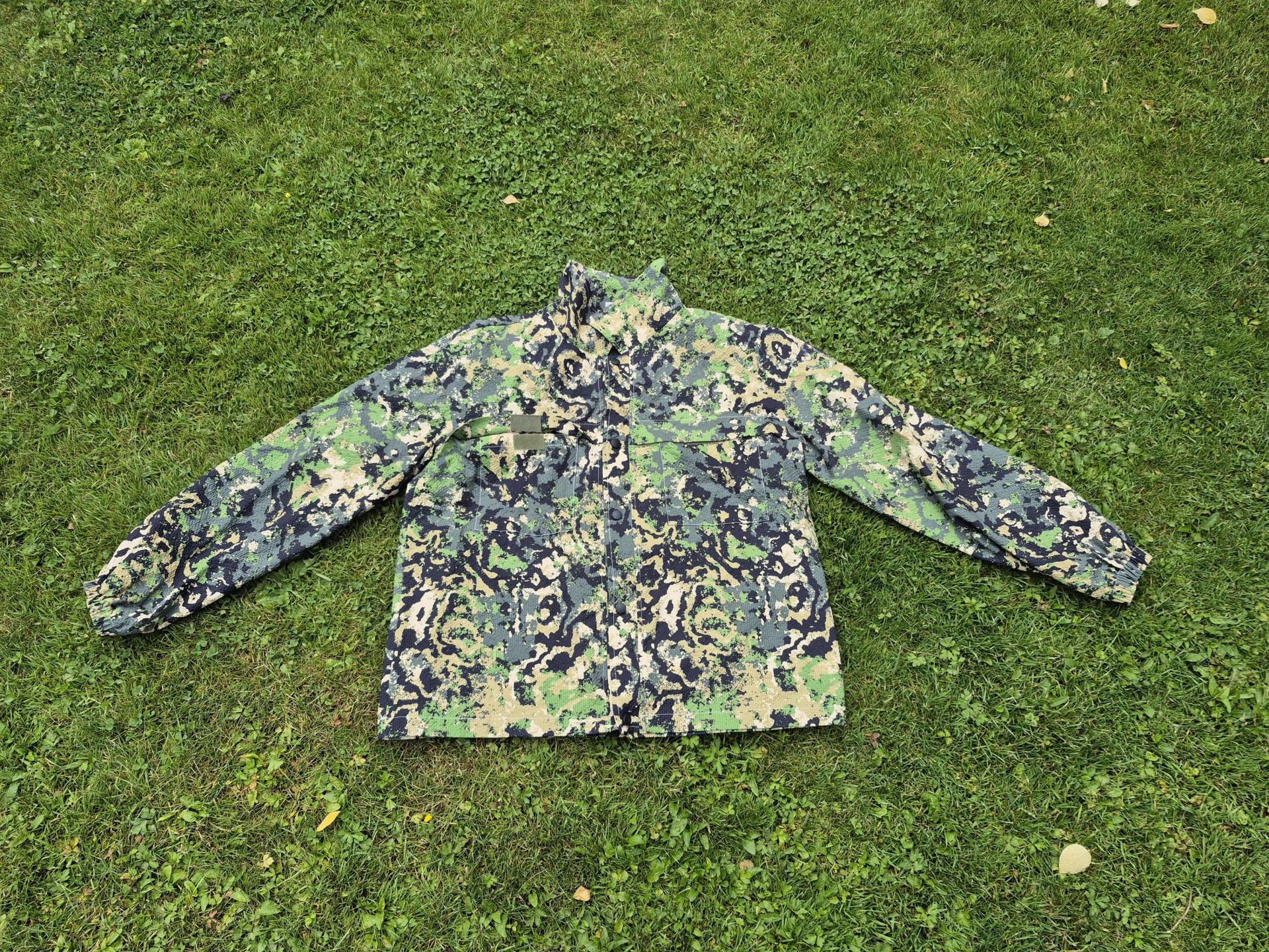 Jacket in A One-Of-A-Kind Camouflage Pattern von DistinctiveCamo