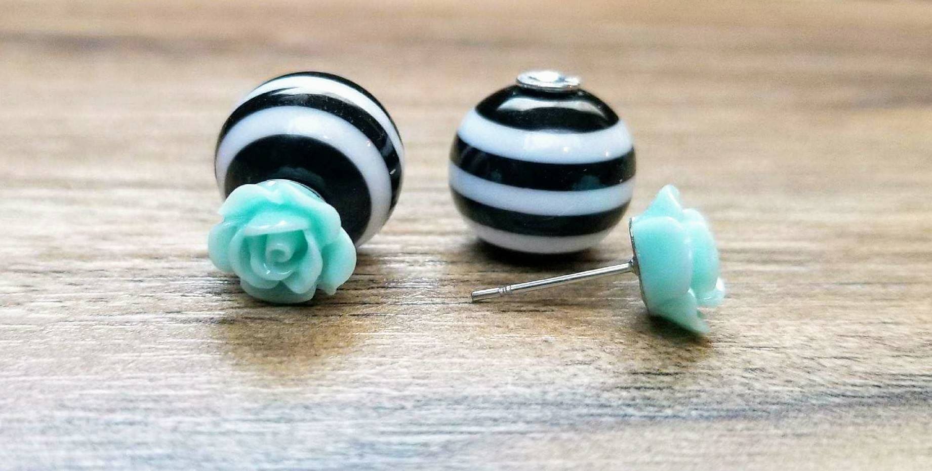 Vorne Und Hinten Ohrringe - Hellblau Ohrstecker Rose Ohrring Pastell Schwarz Weiß Statement Schmuck Peekaboo Trendigen Stil von DistinctivelyCoco