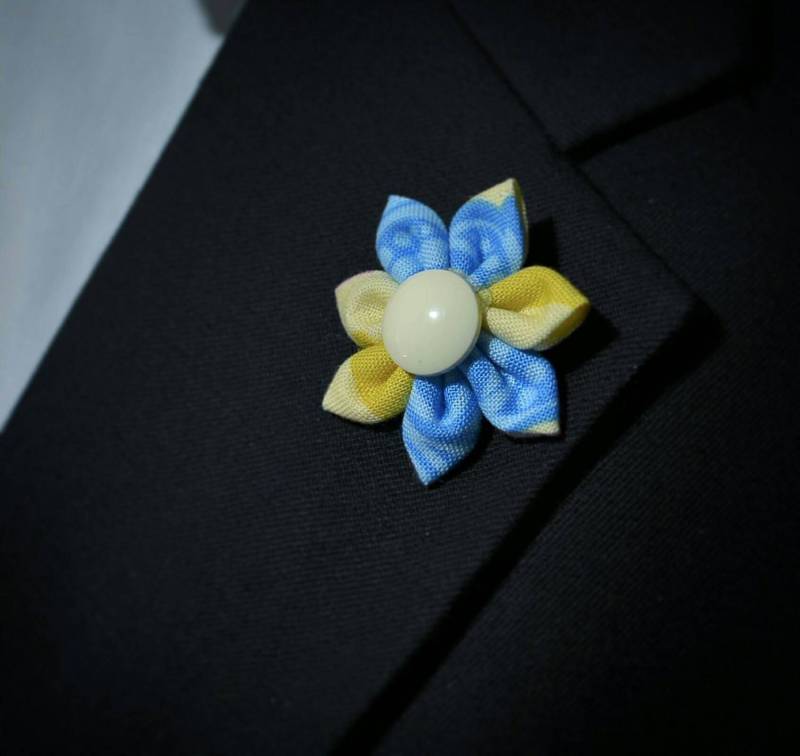 Blau Und Gelb Herren Revers Blume. Blumen-Revers Hochzeit Blume von DistinguishGentleman