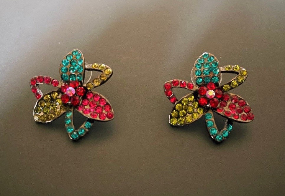 Große Multicolor Kristall Blumen Ohrstecker, Strass Ohrringe, Mode Statement Schmuck Für Frauen, Metall Ohrringe von DivaChicTreasures