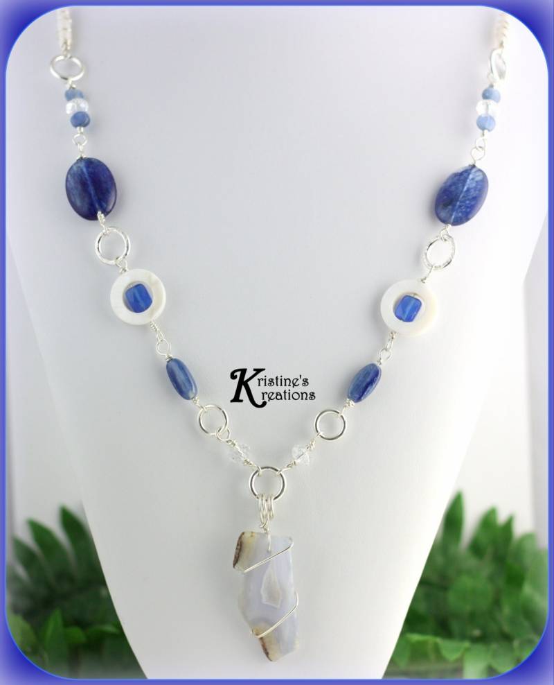 Blaue Spitze Achat Halskette, Y Halskette Farbtöne Von Kyanit, Achat, Denim Blue Lapis, Blauer Quarz, Facettierter Blauquarz, Perlmutt Blaue Spitze Achat Halskette, Y Halskette Farbtöne Von Kyanit, Achat, Denim Blue Lapis, Blauer Quarz, Facettierter Blauquarz, Perlmutt von DivaKreations