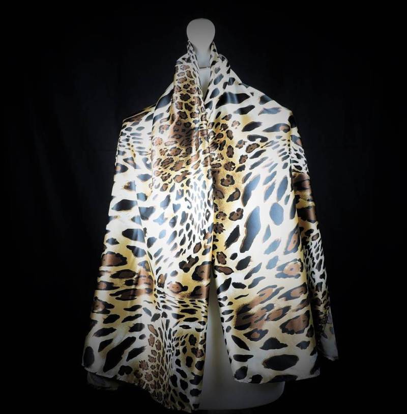 Leopard Print Seidenschal/Wrap Leopard Print Seidenschal/Wrap von DivaPeruAccessories