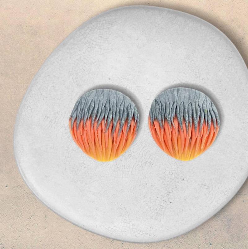 Auffällige Ohrringe Aus Polymer Clay Orange Grau Gelb Ohrstecker- Runde Statement Ohrstecker - Handgemachter Schmuck Geschenk Für Sie von DivasDreamsArt