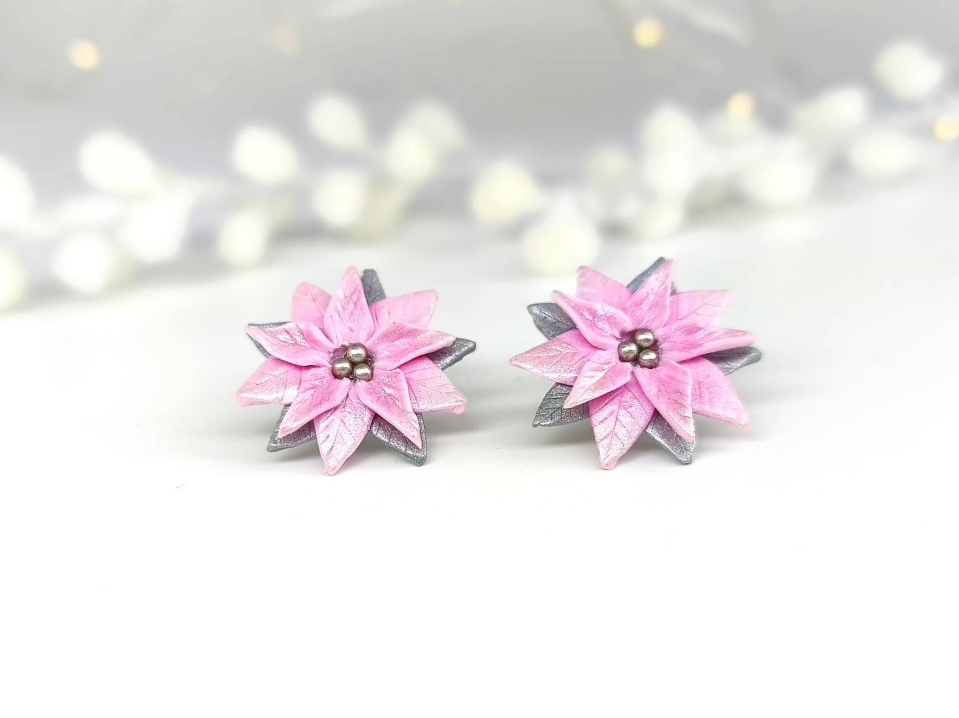 Rosa Weihnachtsstern Ohrstecker, Ohrringe Aus Polymer Clay, Weihnachts Ohrringe, Festliche Ohrringe, Weihnachtsstern Schmuck, Geschenk Für Mama von DivasDreamsArt