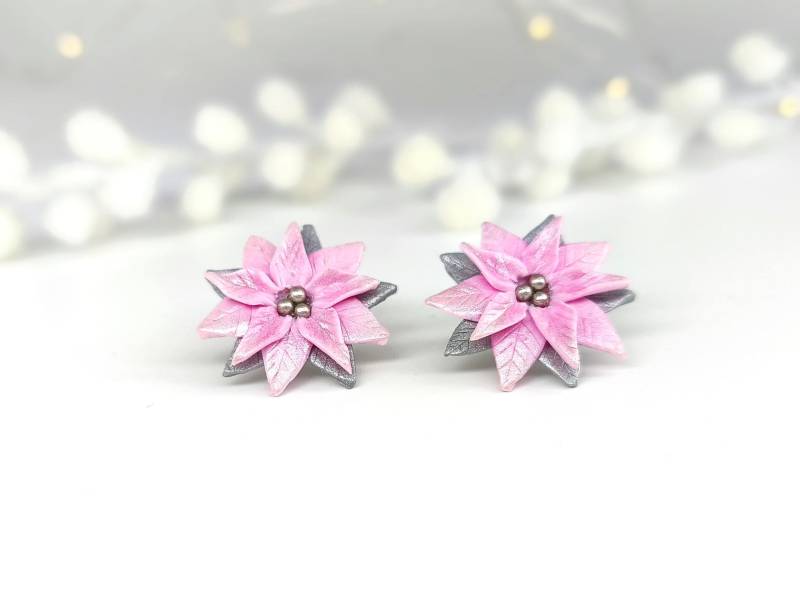 Rosa Weihnachtsstern Ohrstecker, Ohrringe Aus Polymer Clay, Weihnachts Ohrringe, Festliche Ohrringe, Weihnachtsstern Schmuck, Geschenk Für Mama von DivasDreamsArt