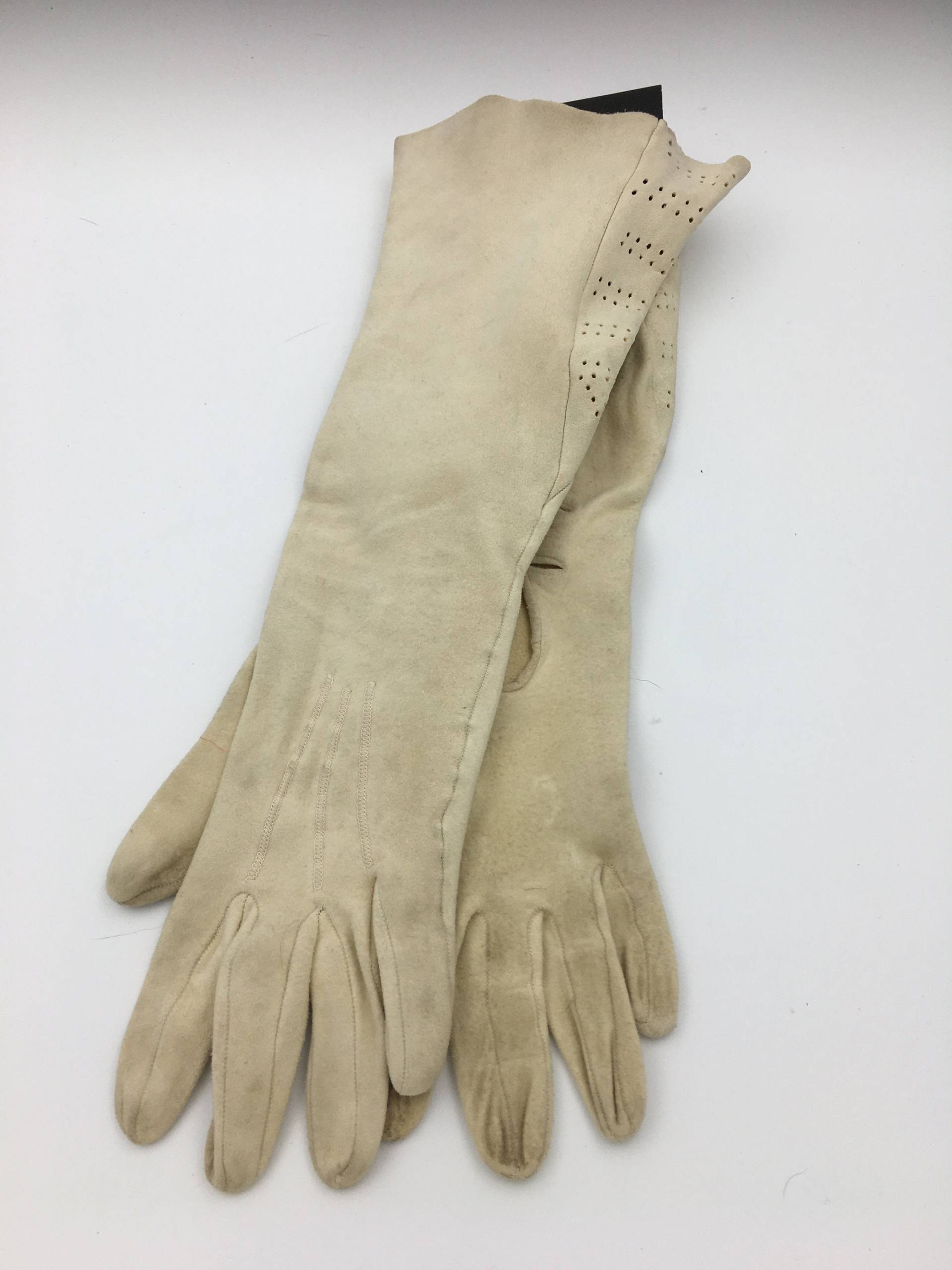 Lange Damen Handschuhe |Vintage 1950Er | Opernhandschuhe Cremefarbene Größe S von DivasVintageStore