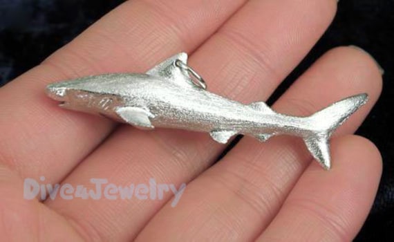 Hai Halskette 3D Leben Wie Sterling Silber Anhänger Mit Ozean Strand von Dive4Jewelry