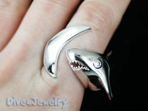 Hai Ring Aus Massivem Sterlingsilber Größe Verstellbar Stilvolle Großen Weißhai Wickeln Ocean Beach Hochzeit Tauchen Schmuck von Dive4Jewelry