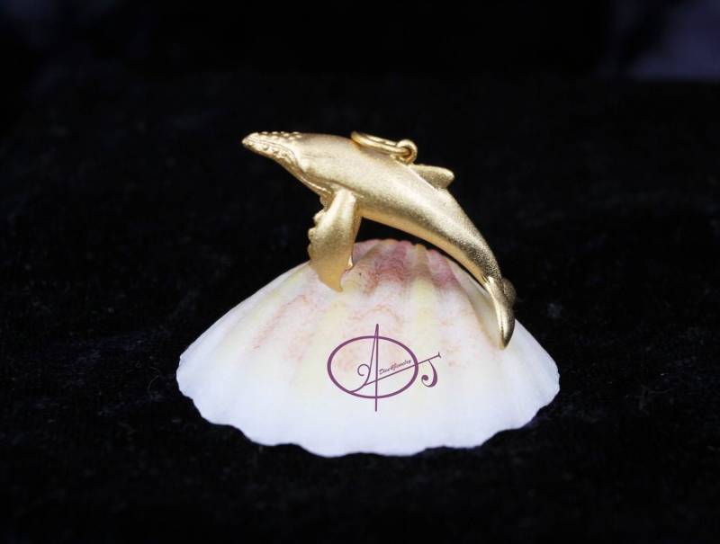 Whale Necklace 3D Humpback Gold Satin Pendant Solid 925 Sterling Silver Gp Scuba Taucher Geschenk Nautical Sealife Beach Meeresschmuck von Dive4Jewelry