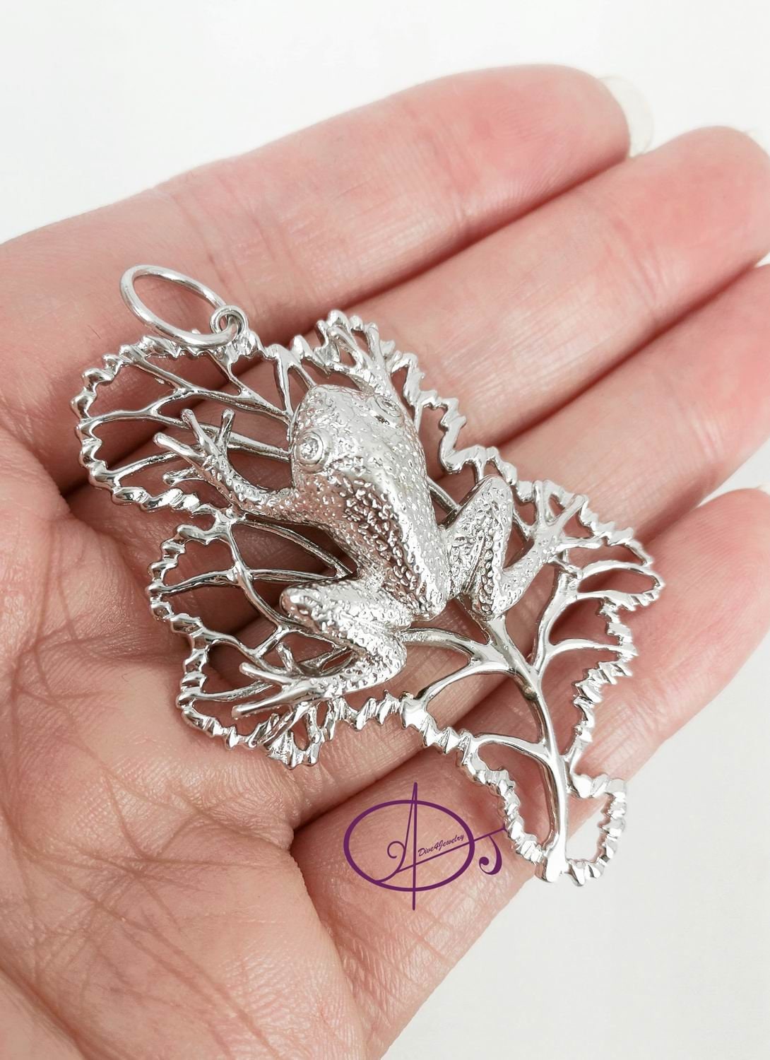 sterling Exquisite Frosch Anhänger Cz Augen Kröte Auf Blatt Reptil Rainforest Baum Grün Halskette Tier 12 Gramm von Dive4Jewelry