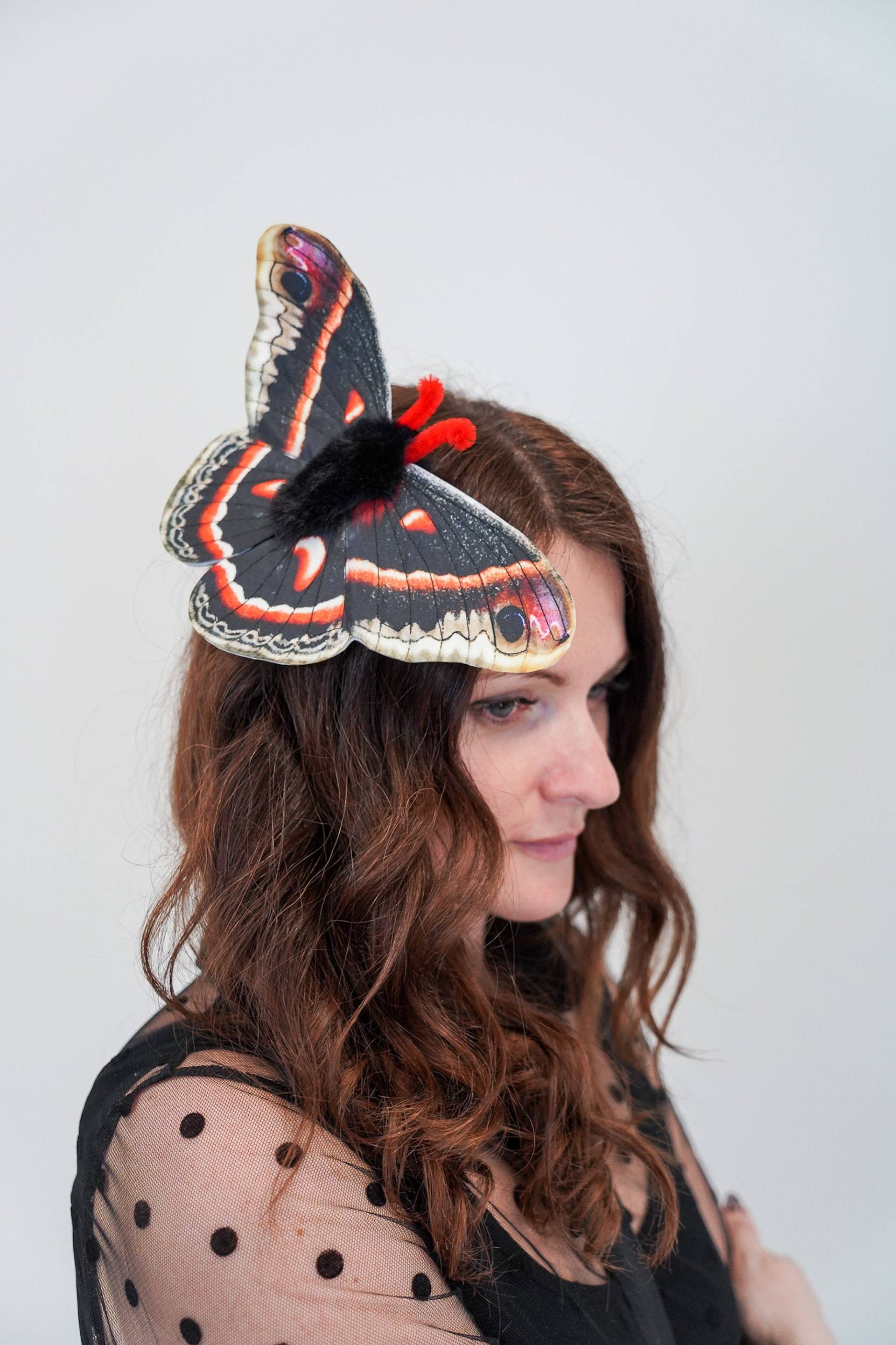 Cercopia Motte Haarspange - Motten Brosche Schmetterling Handgemachtes Kostüm Halloweenkostüm Cercopia Motte Haarspange - Motten Brosche Schmetterling Handgemachtes Kostüm Halloweenkostüm von Divendi