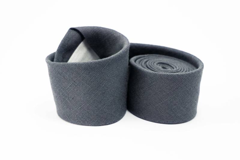 Dunkelgraue Leinen Krawatte Handgemachte Hochzeitskrawatte, Geschenk Boxed von Diviclo