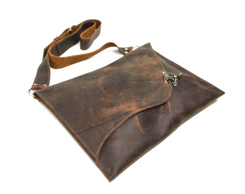 Leder Umhängetasche - Messenger Tasche Laptoptasche Tragetasche Rustikale von DivinaDenuevo