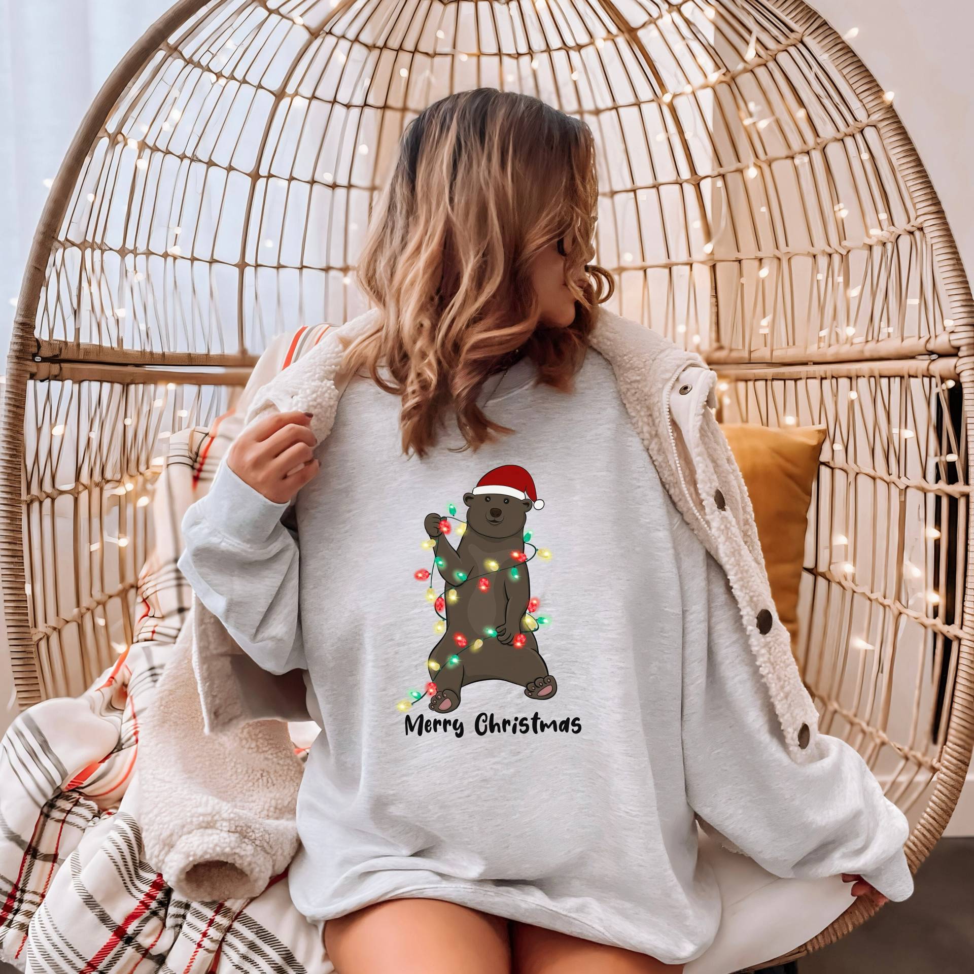 Weihnachten Bär Sweatshirt, Christmas Sweater Bärchen, Lustige Tiere Hoodie, Lustiges Shirt Tiere, Weihnachtspulli Weihnachten Bär Sweatshirt, Christmas Sweater Bärchen, Lustige Tiere Hoodie, Lustiges Shirt Tiere, Weihnachtspulli von DivineDesignsDe