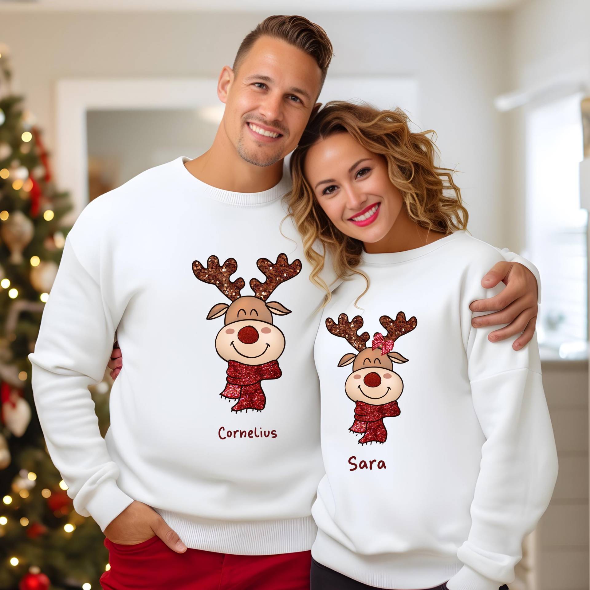 Weihnachtssweatshirt Personalisiert Für Paare, Geschenk Elch Pärchen Pullover, Weihnachtsshirt Sie Und Ihn, Pulli Paar Name Weihnachtssweatshirt Personalisiert Für Paare, Geschenk Elch Pärchen Pullover, Weihnachtsshirt Sie Und Ihn, Pulli Paar Name von DivineDesignsDe