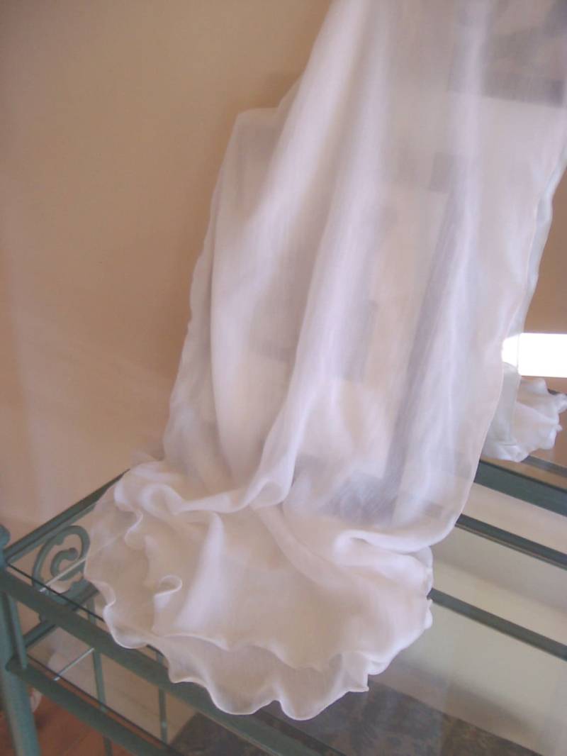 Chiffon Brautstola, Brautschal, 66 cm Mal 210 cm, Elfenbeinfarbe Oder Schwarz Chiffon Brautstola, Brautschal, 66 cm Mal 210 cm, Elfenbeinfarbe Oder Schwarz von DivinelyFeminineShop