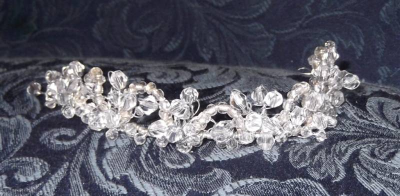 Handgefertigte Glasperle Und Crystal Twisted Wire Tiara Headpiece, Erhältlich in Silber Gold von DivinelyFeminineShop