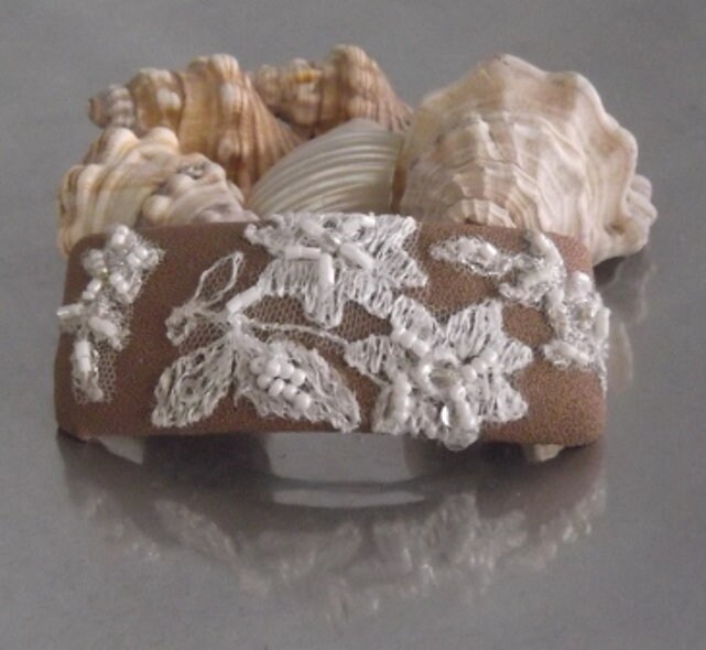 Perlen Bestickter Spitze Haar Clip, Elfenbein Creme Und Antiken Rosa Farben, Von Hand Appliziert von DivinelyFeminineShop