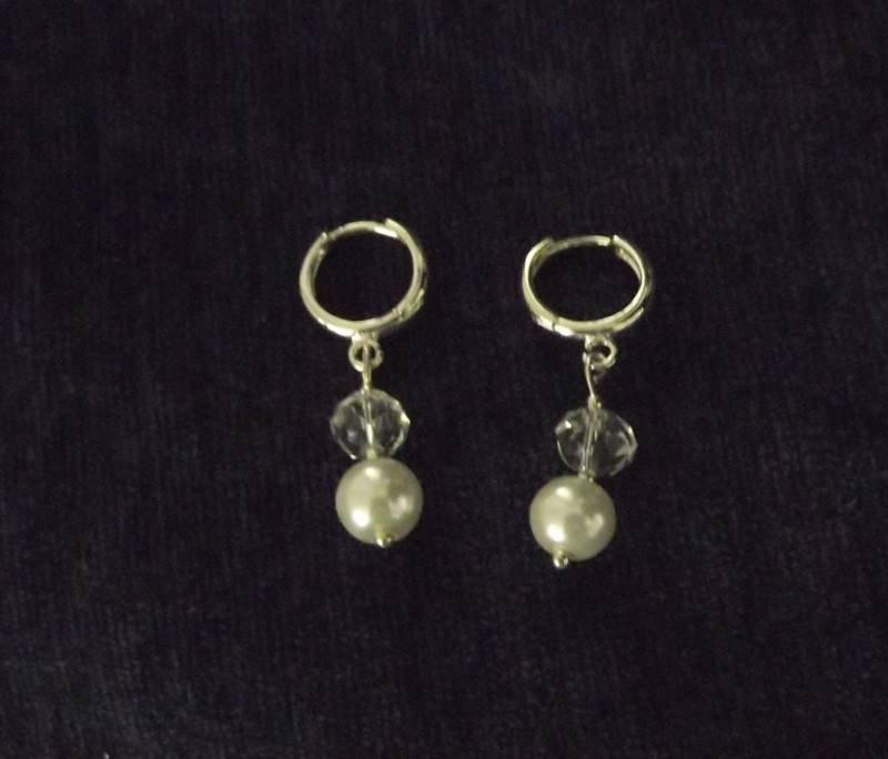 Perlen Und Kristall Loop Ohrringe Perlen Und Kristall Loop Ohrringe von DivinelyFeminineShop