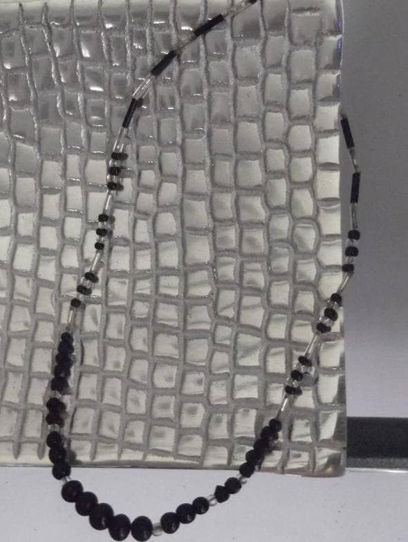 Schwarzer Jet, Schwarz Und Klare Perlenkette Schwarzer Jet, Schwarz Und Klare Perlenkette von DivinelyFeminineShop