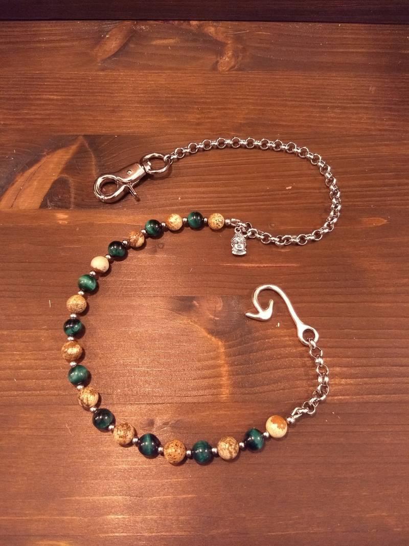 Pant Chain in Grünem Tigerauge Und Kleinem Dorf von DivinityLab