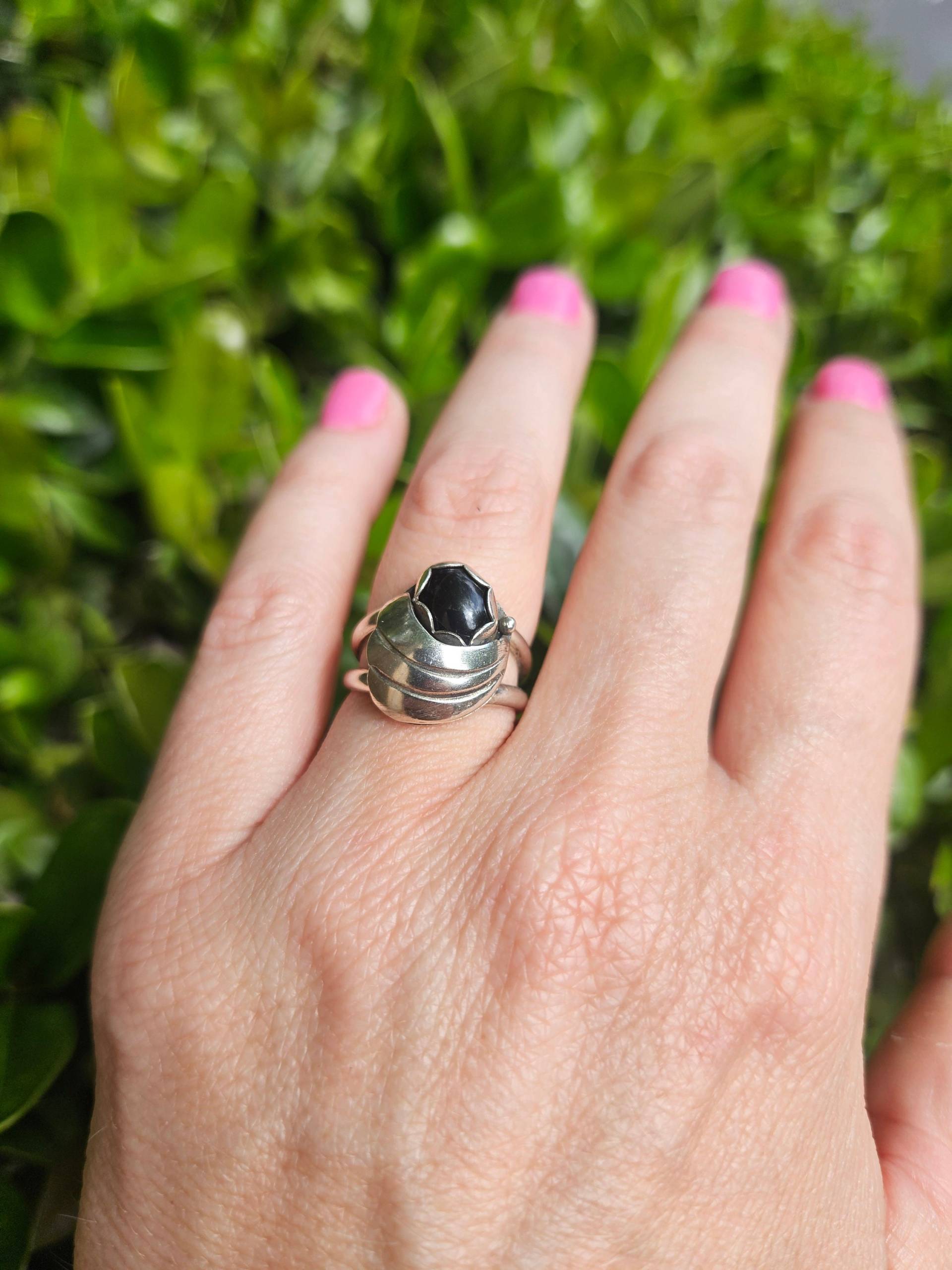 Ring Aus Sterlingsilber Mit Schwarzem Onyx Ring Aus Sterlingsilber Mit Schwarzem Onyx von DixieSilver
