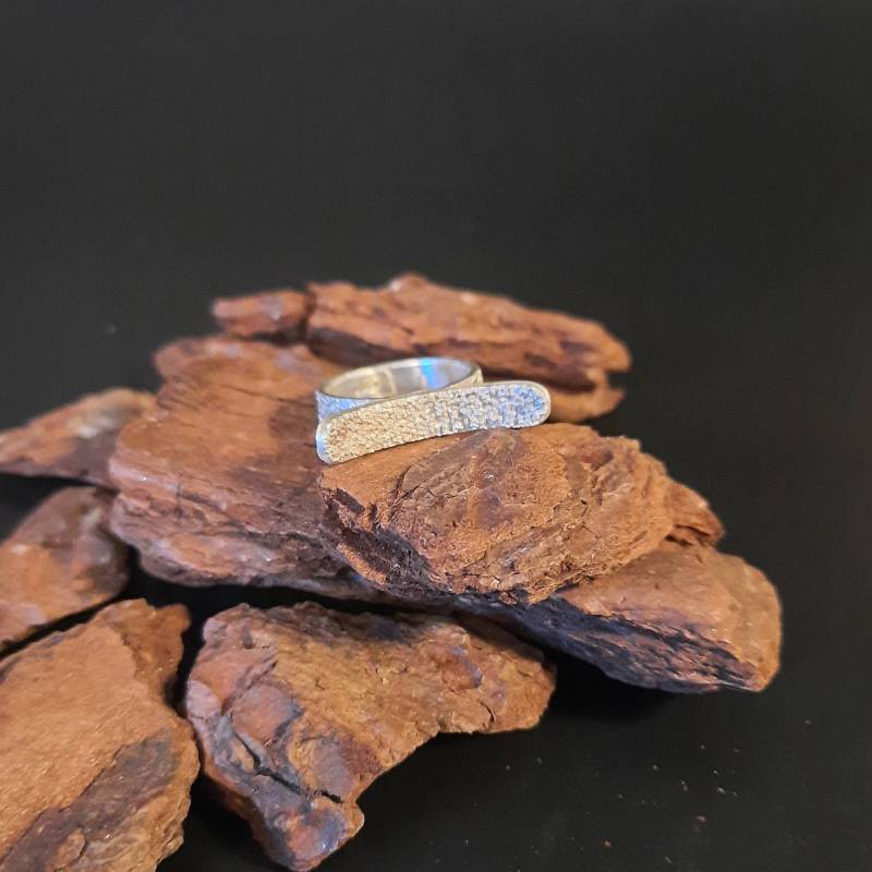 Sterling Silberring, Handgefertigt, Recycelt, Einzelstück, Moderne Struktur von DiyVersicum