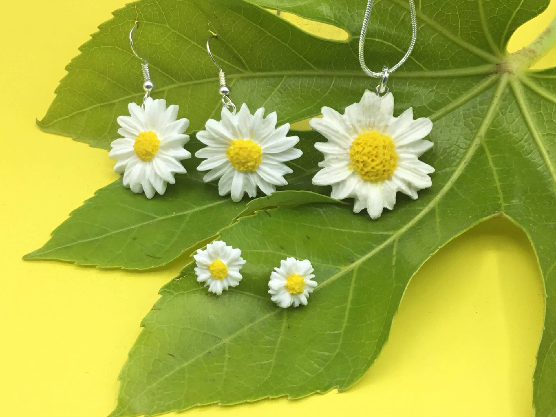 Gänseblümchen Ohrringe Weiße Sommer Schmuck Blume Gärtner Geschenk Blumen von DizzyDayDreamz